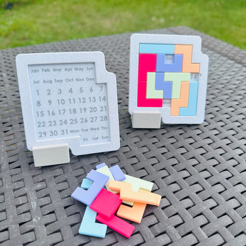 Calendrier Puzzle 3-en-1 | Casse-tête ludique et design | Affiche la date, le jour et le mois | Objet déco original de bureau